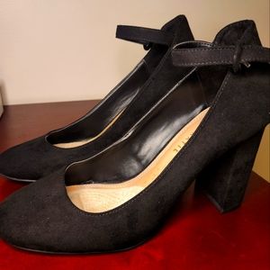 Brand new Kelly & Katie black suede pump heels size 10